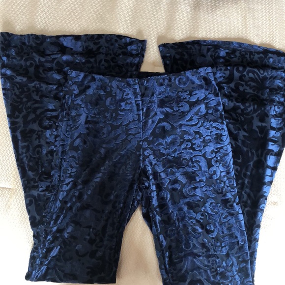 New flared pants size Small - Picture 2 of 3